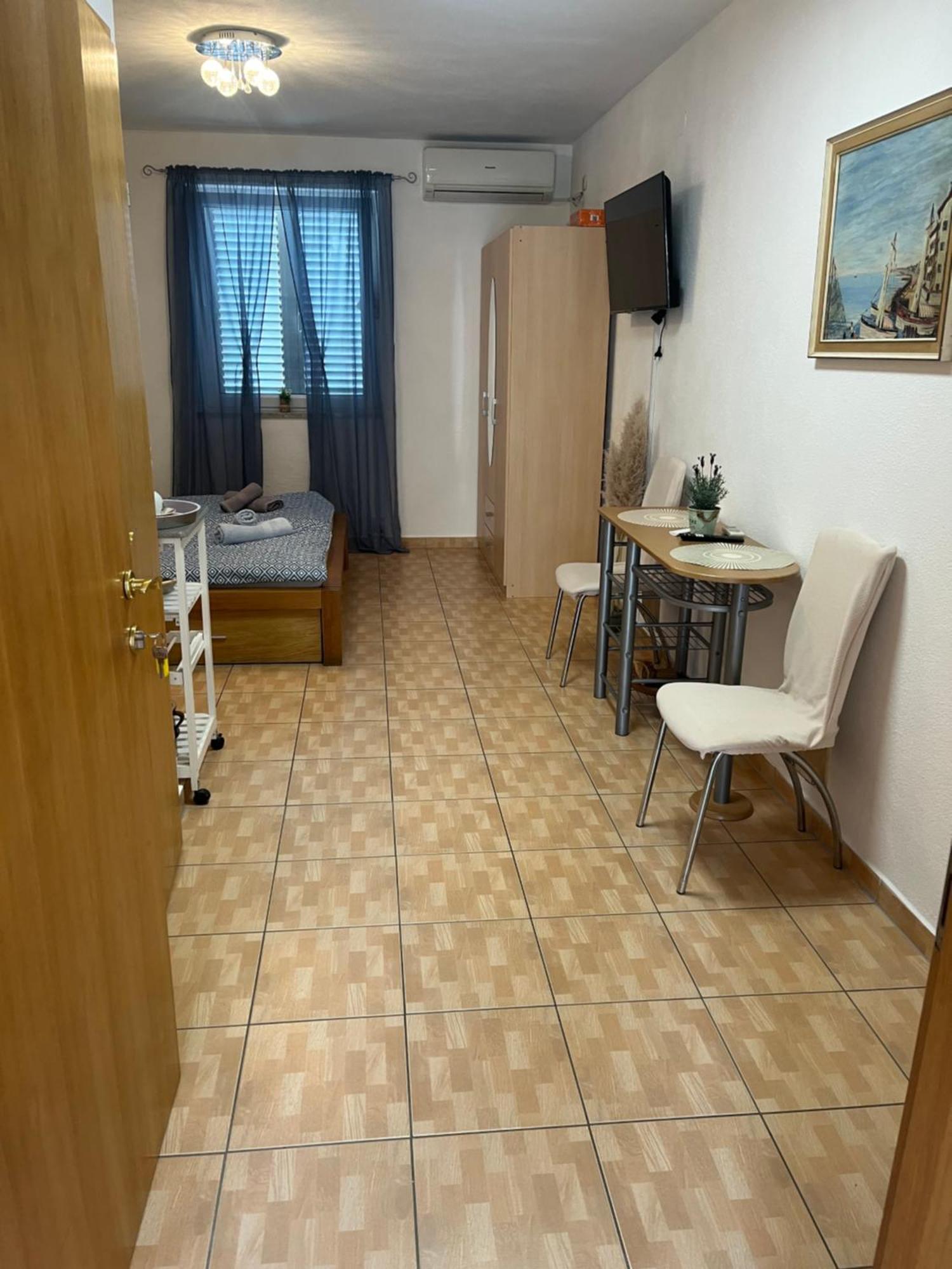 Apartments Marija Malinska Esterno foto